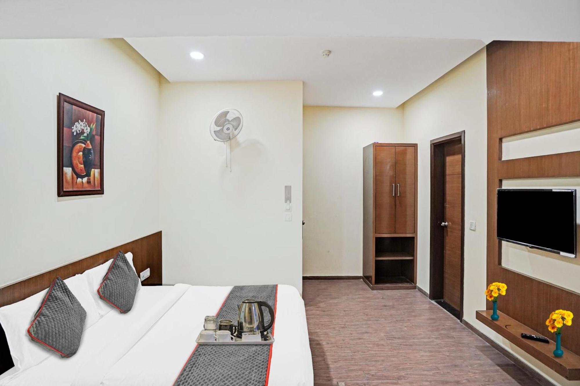 Hotel O Royal Regency ガーズィヤーバード エクステリア 写真
